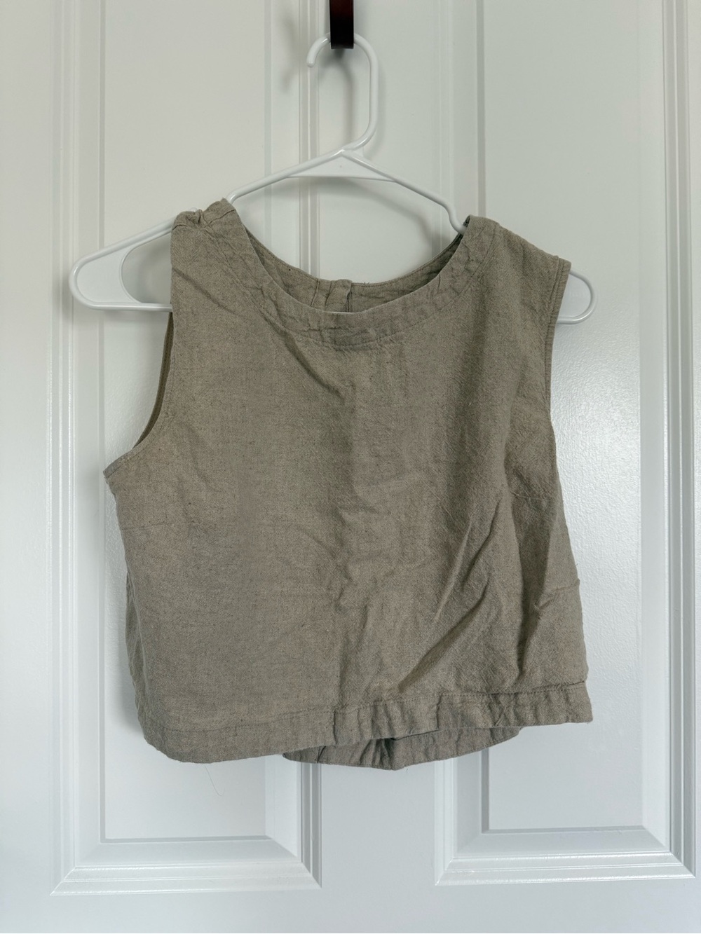 Sleeveless Linen-Look Crop Top in Taupe